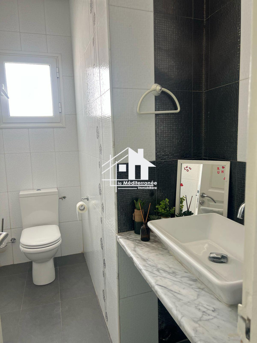 A louer étage de villa s+2 haut standing à Danden