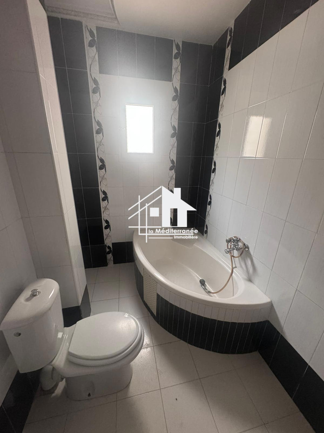 A louer rez de chausée s+2 au bardo lahnaya