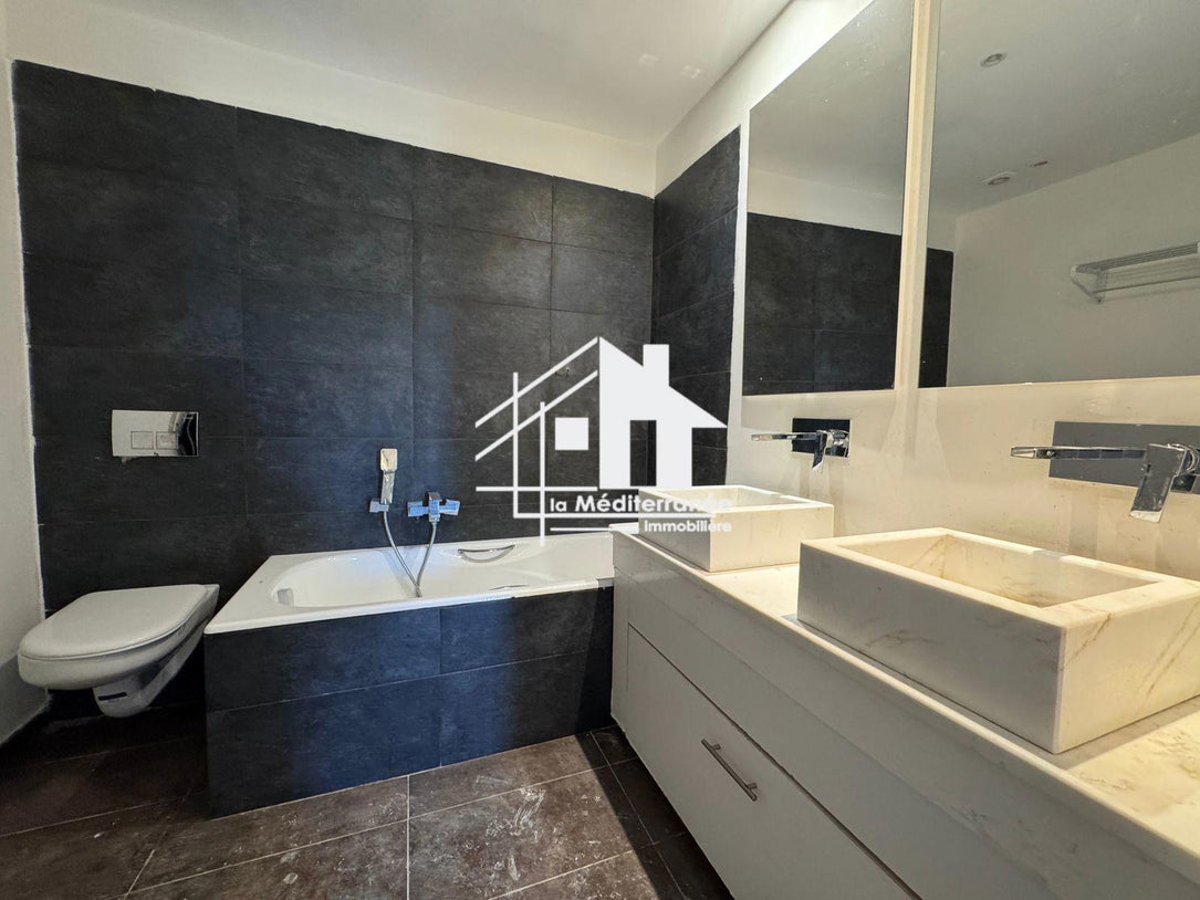 Triplex S+3 à Gammarth Village