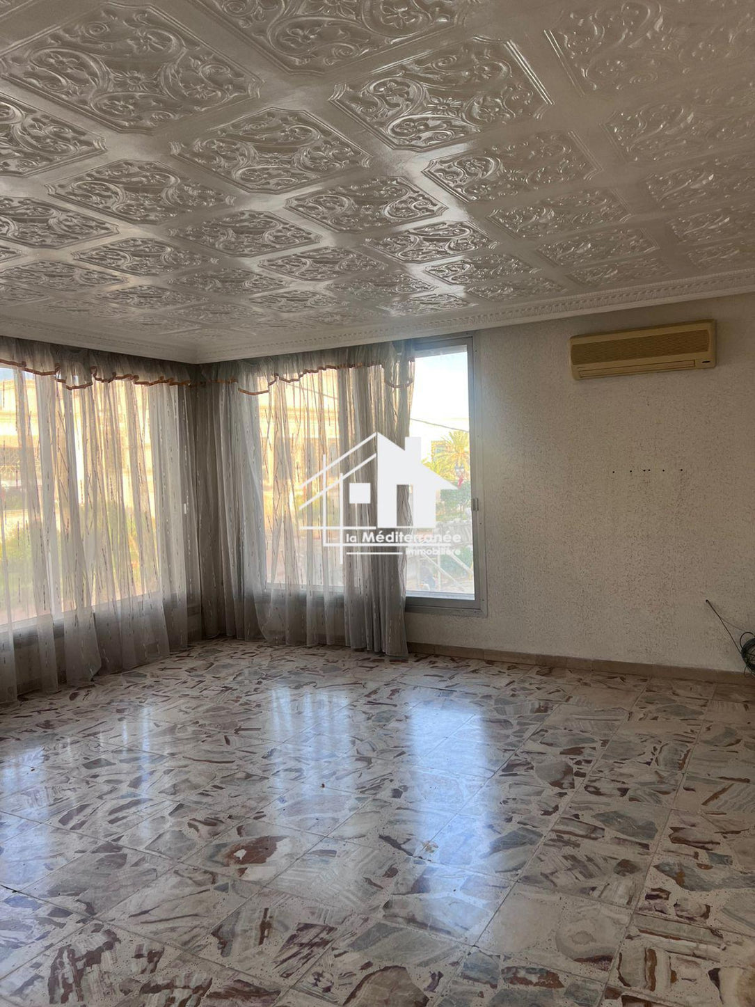 A louer étage de villa 2S+4 AU BARDO