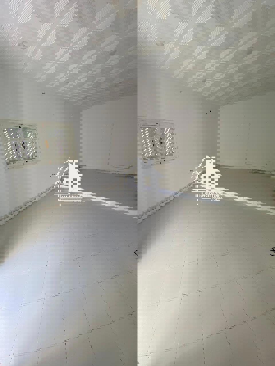 à louer villa s+4 à khaznadar