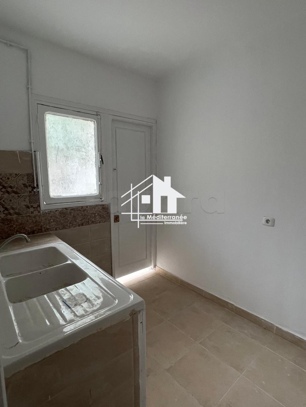 A louer appartement s+2 à cité Khadra