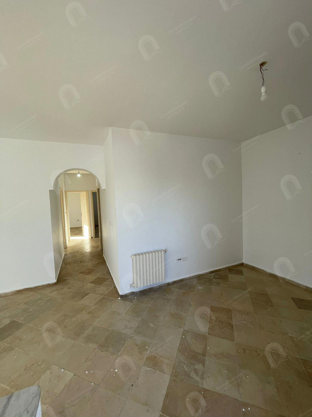 A louer un étage de villa S+3 au 1er étage