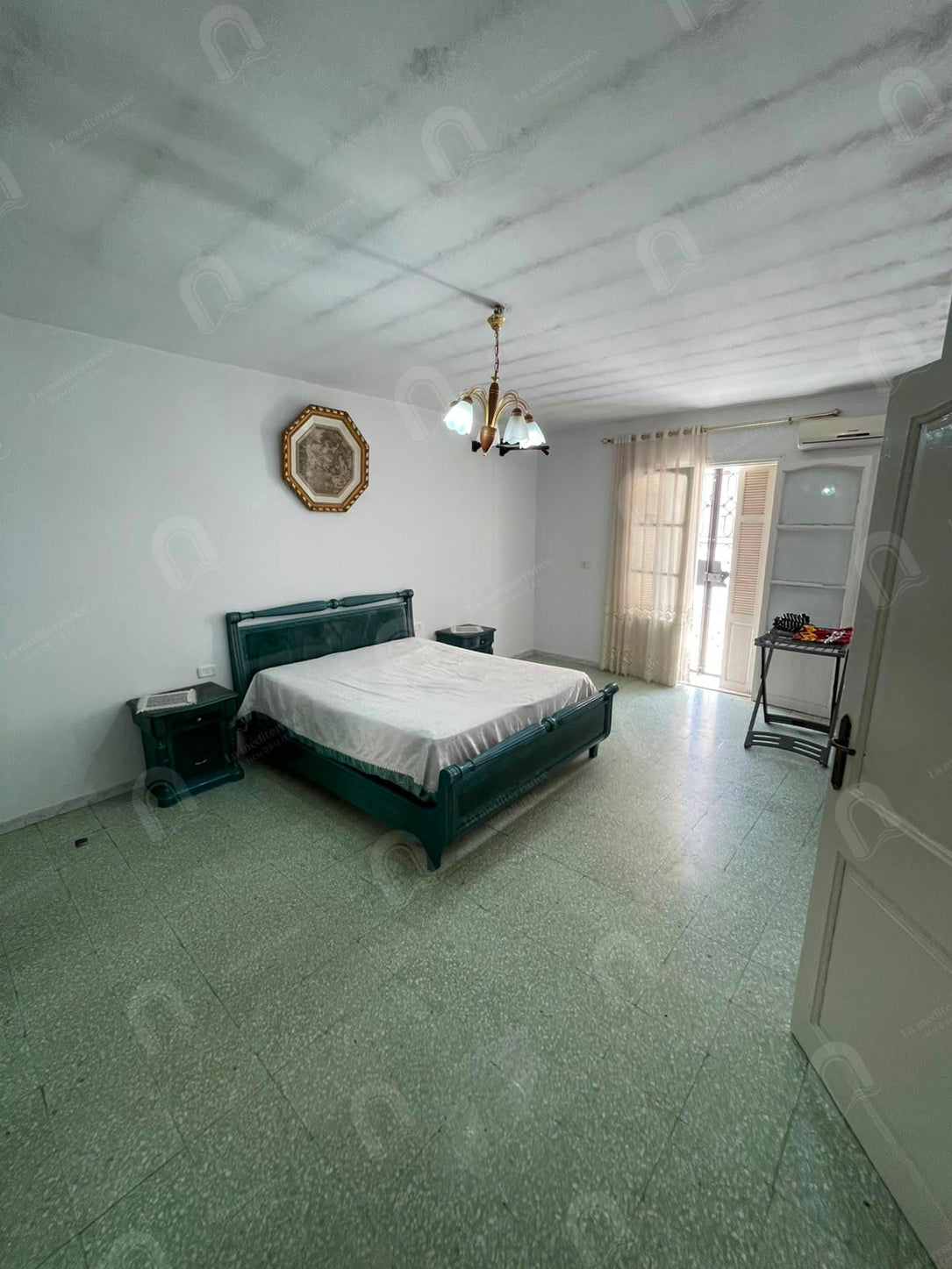 A vendre étage de villa 2S+2 Hst au bardo hedi haker