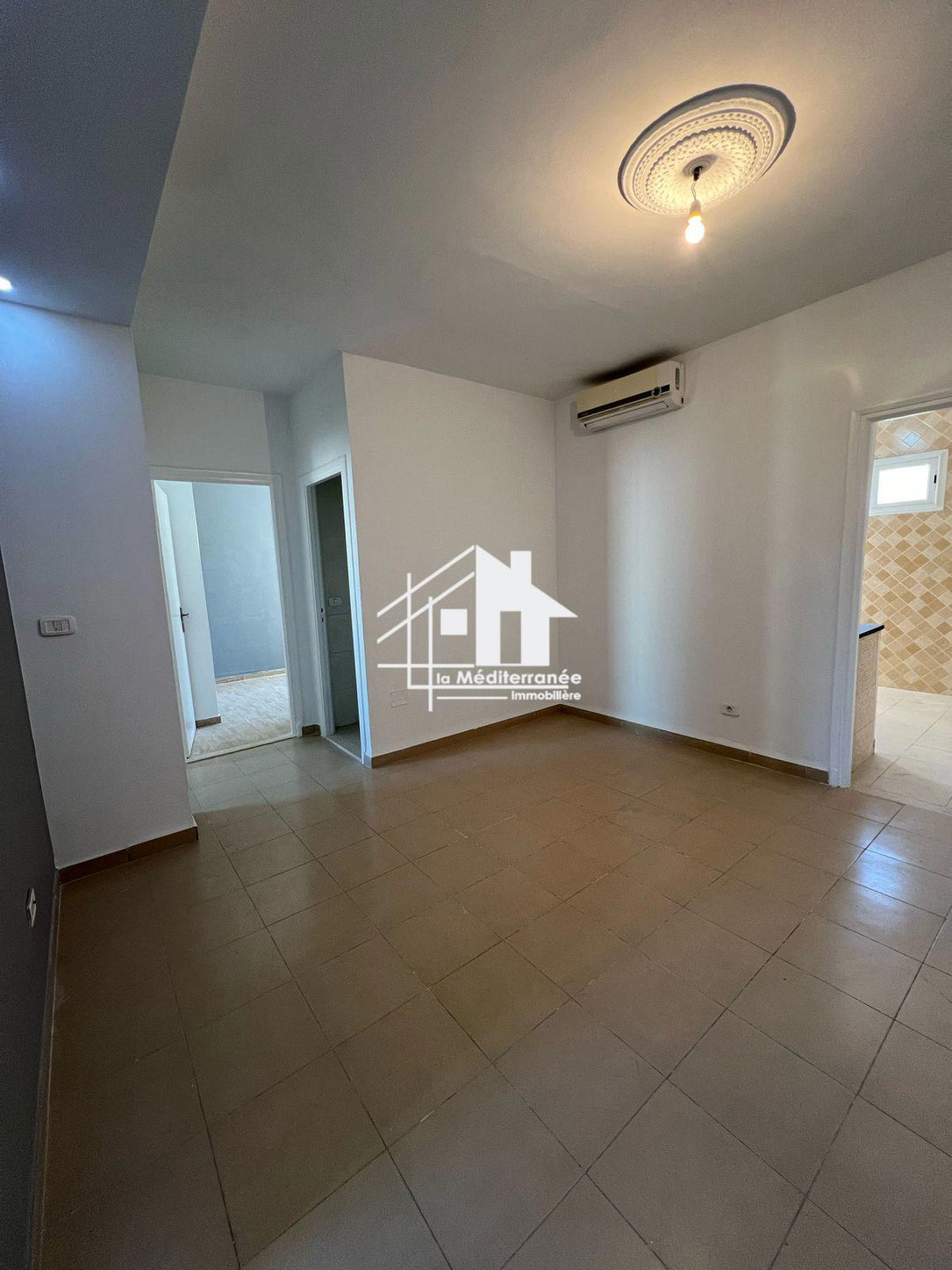 A vendre appartement S+3 à Khaznadar