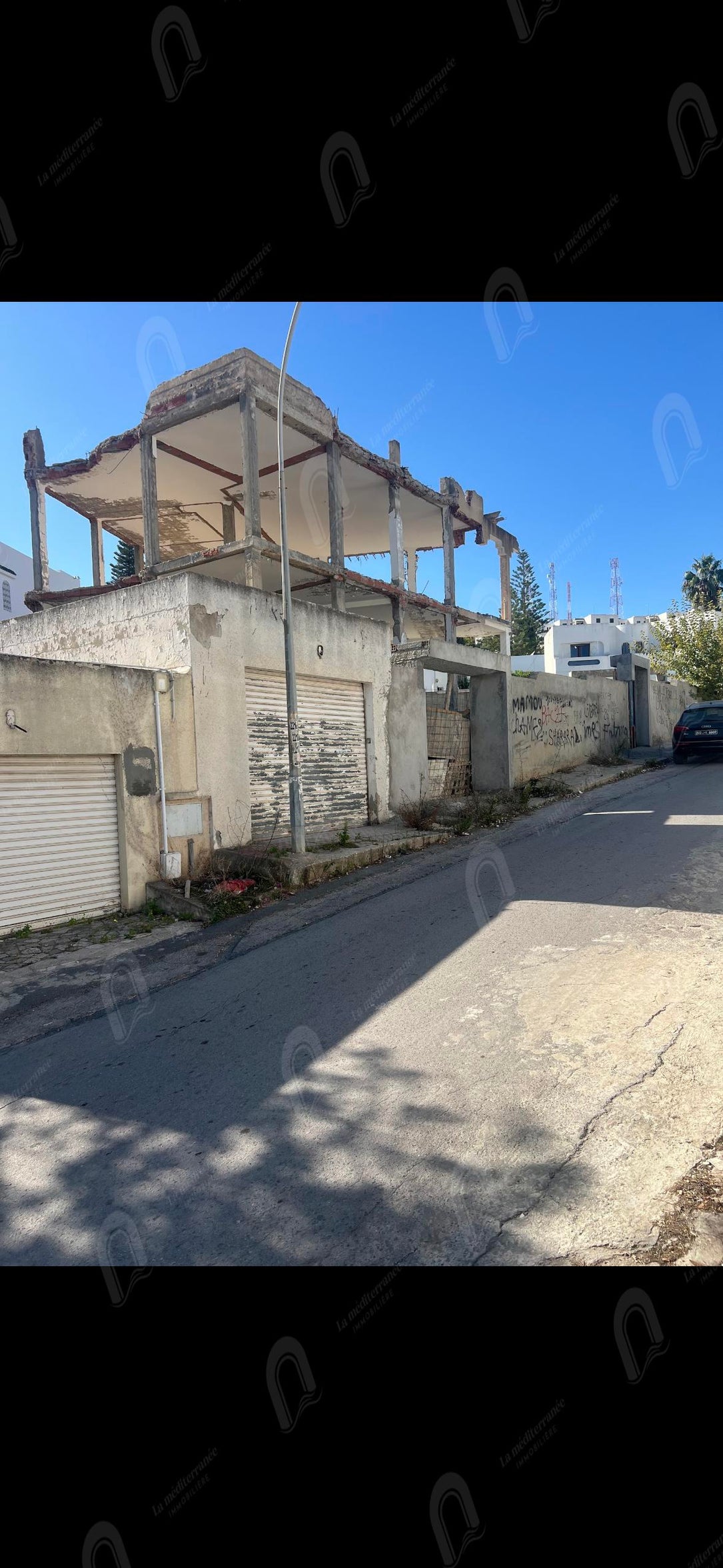 A vendre villa inachevée  a menzah 9