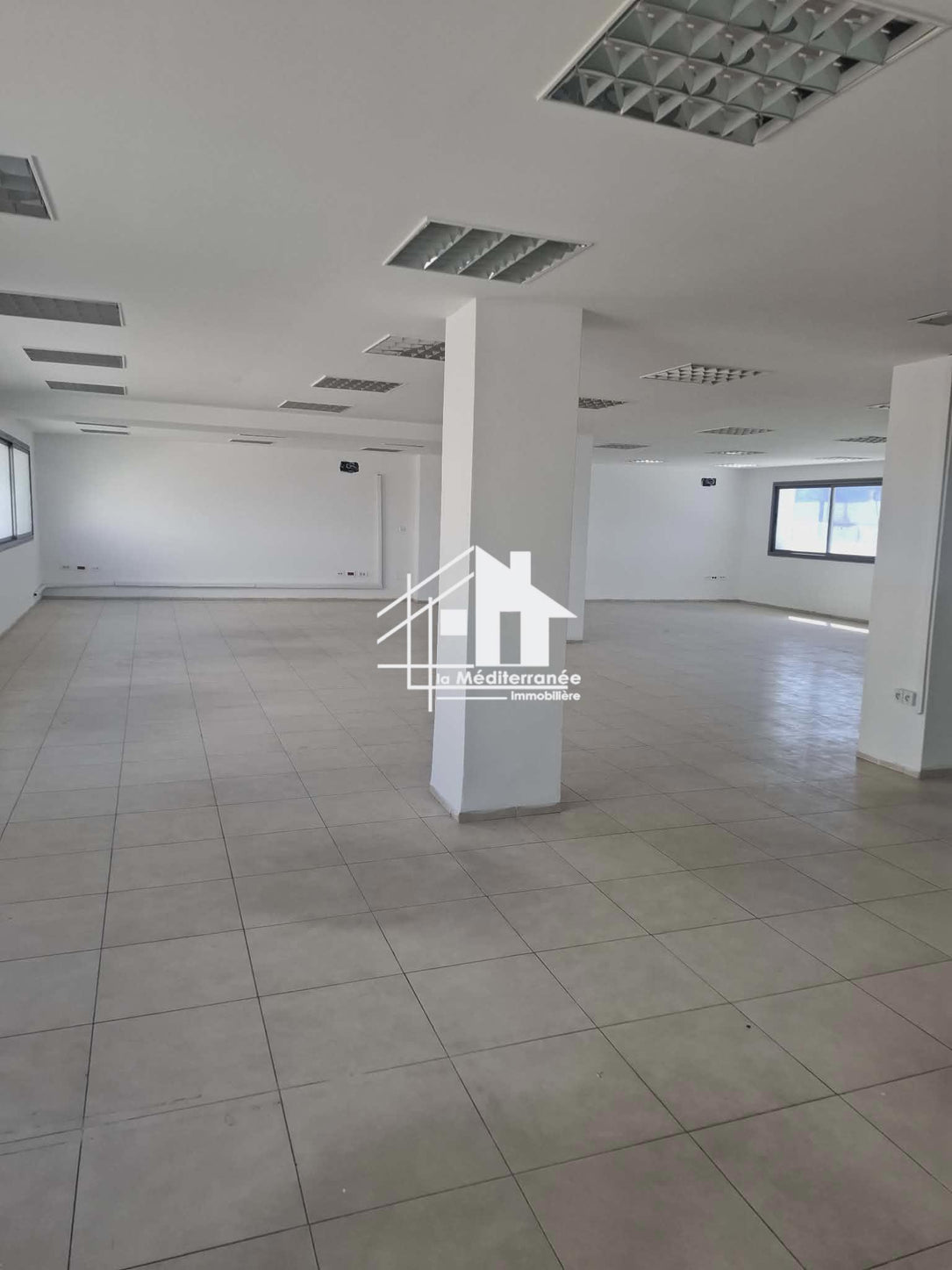 Open space Bureautique  à Megrine saint gobain