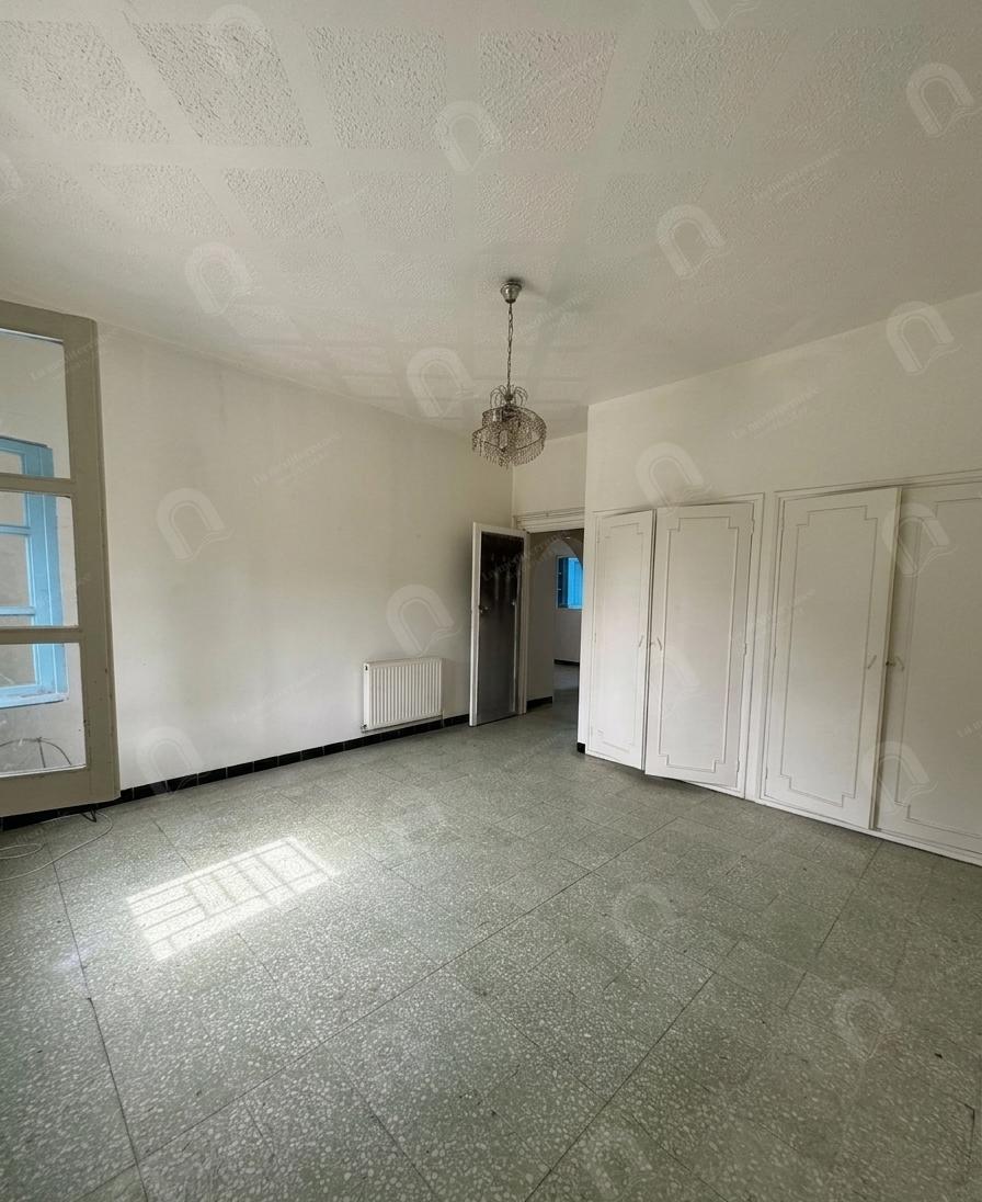 A louer étage de villa S+2 au bardo