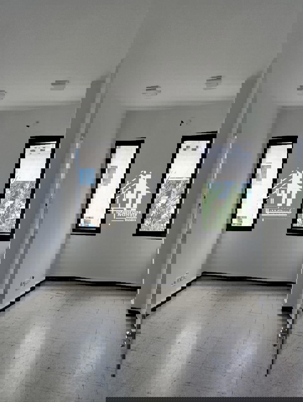 A louer bureau H+4 à Monplaisir