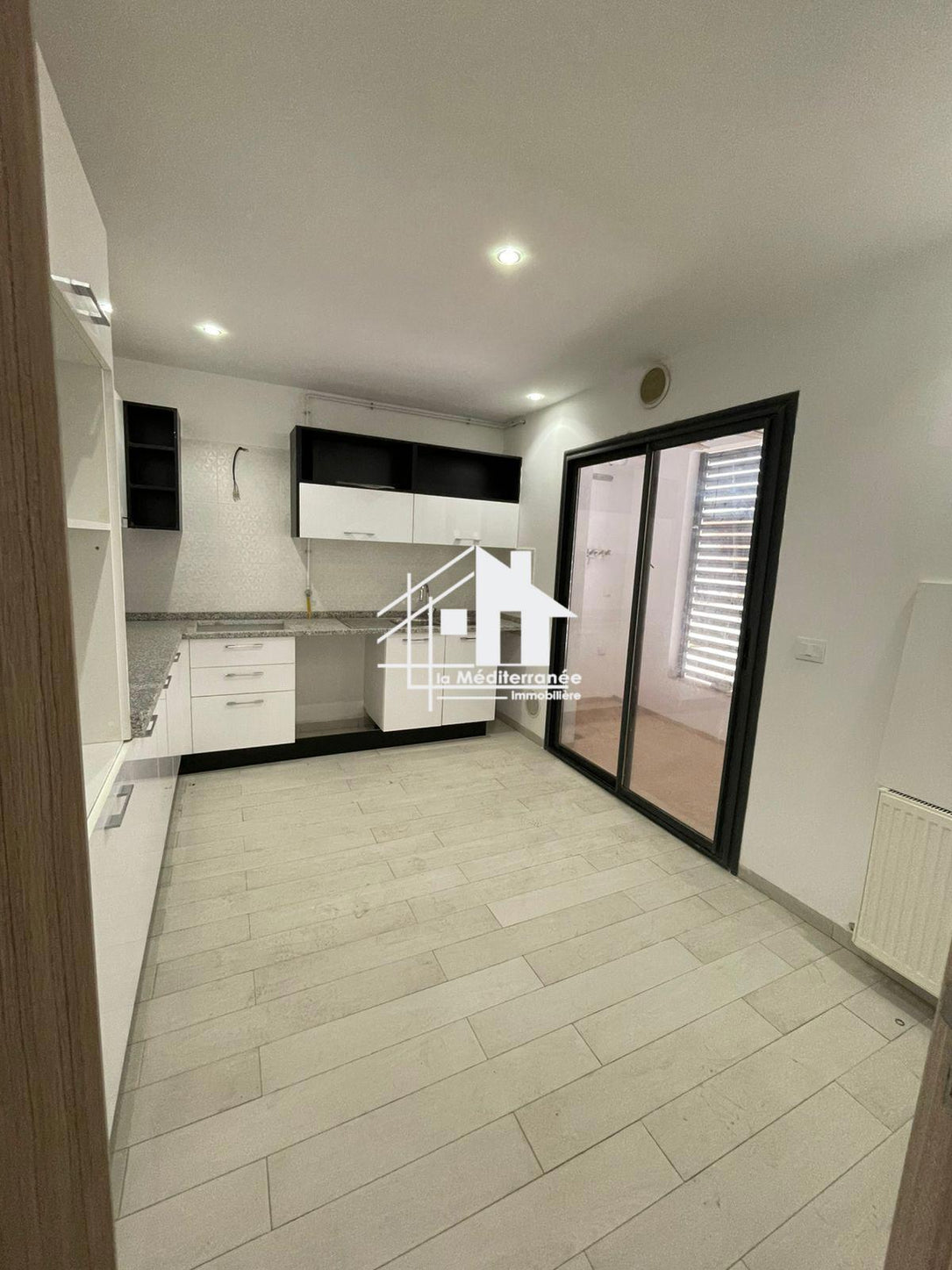 A louer appartement s+2  à cité Ennasr