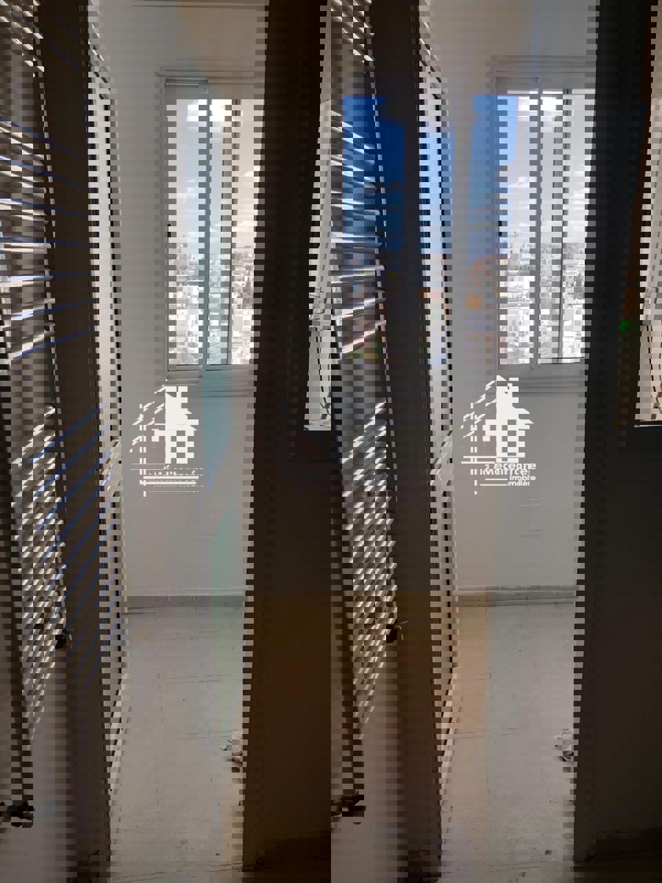 A louer un appartement s+1à cite el Fawez