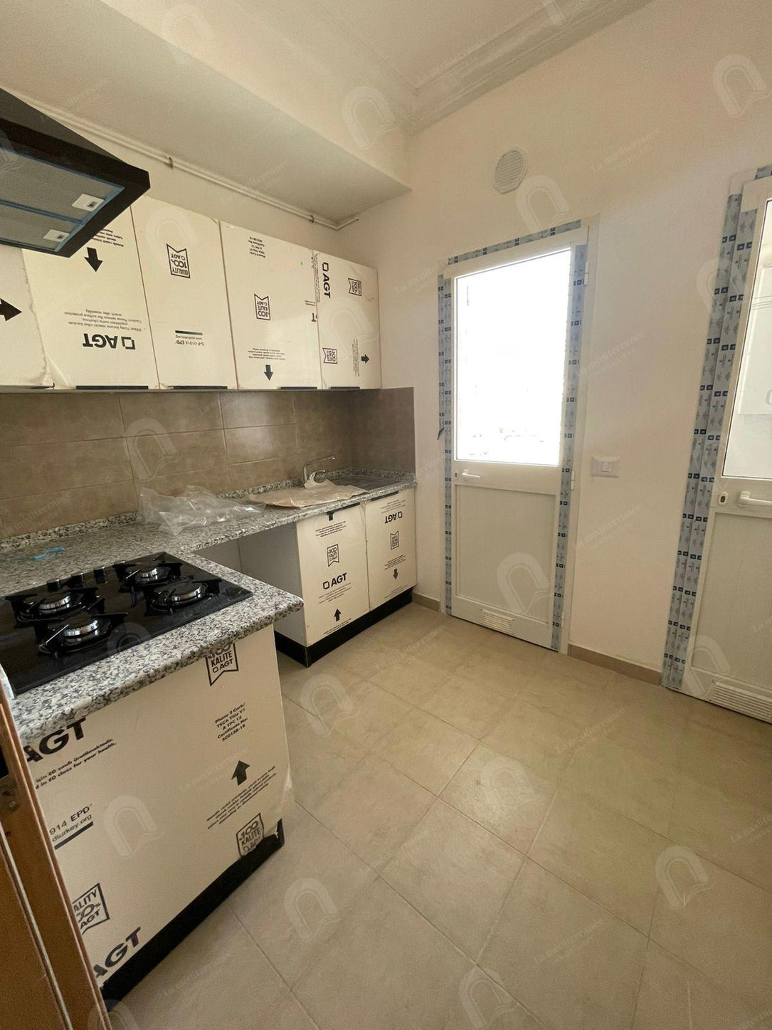 à louer un appartement s+2 aux Jardins d'el menzah 1