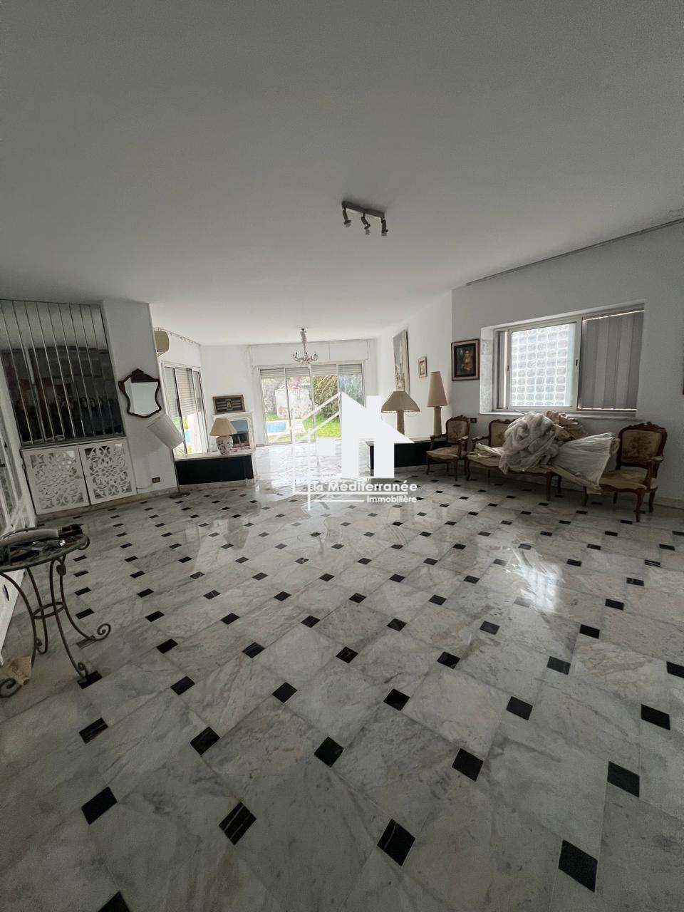 A louer Villa S6 avec piscine