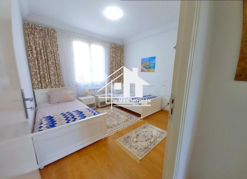 À vendre appartement S+3 rénové à Cité Olympique, Tunis
