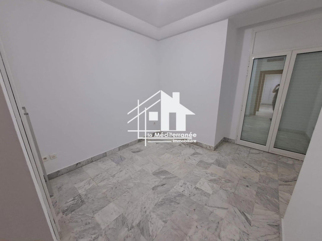 A louer appartement S+3 au Lac 2