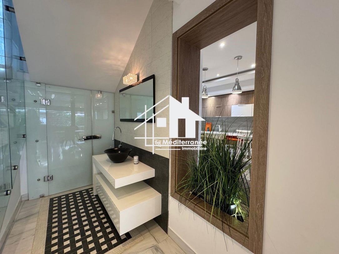 Une magnifique villa S+3 meublé avec jardin