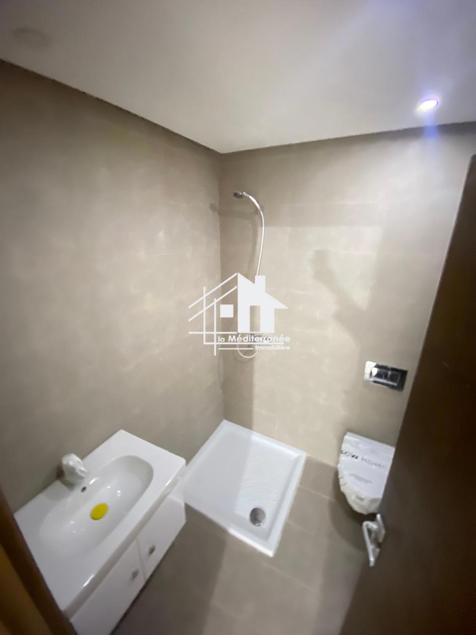A vendre appartement S+3 HST à Manouba