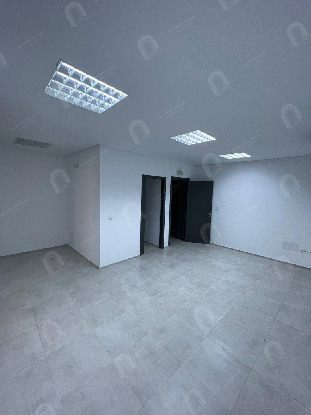 A vendre Bureau H+1 au bardo avenue hbib borguiba
