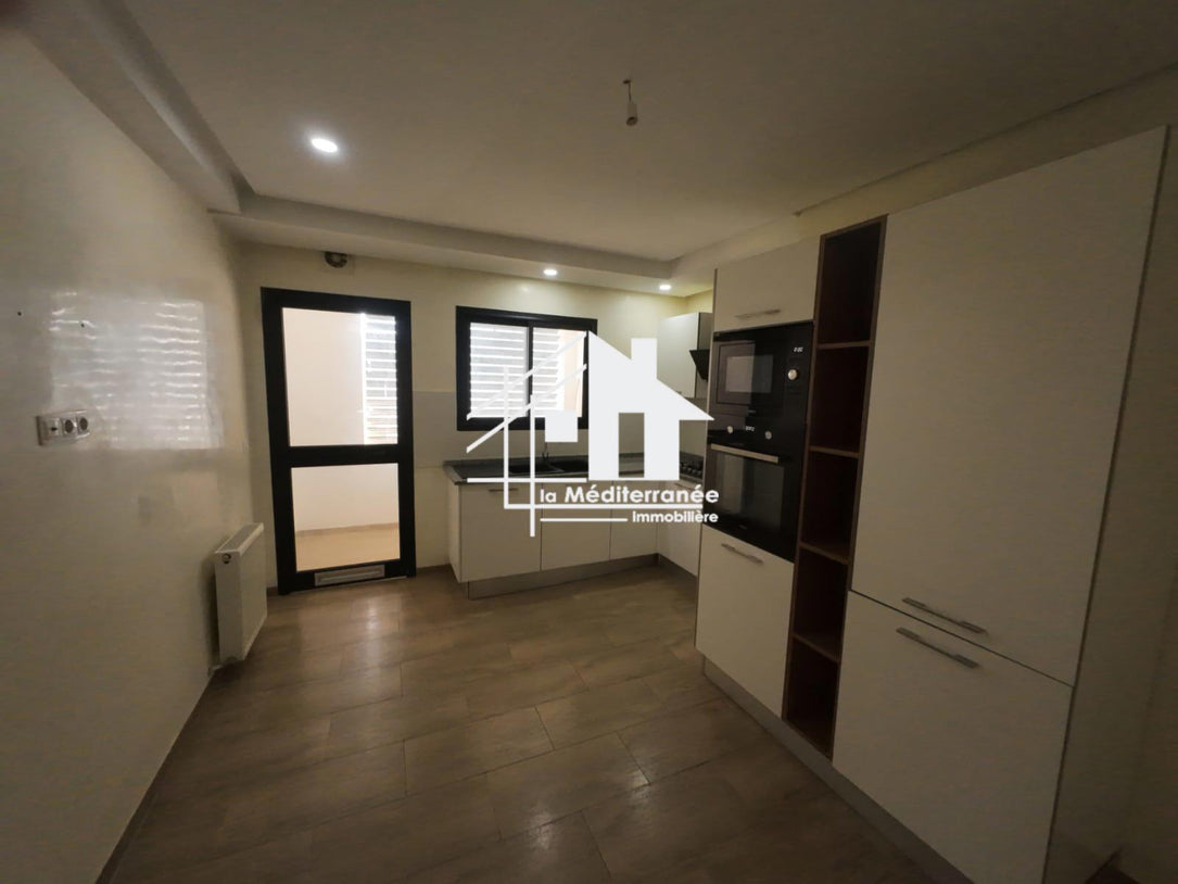 A vendre appartement S+3 HST à Manouba