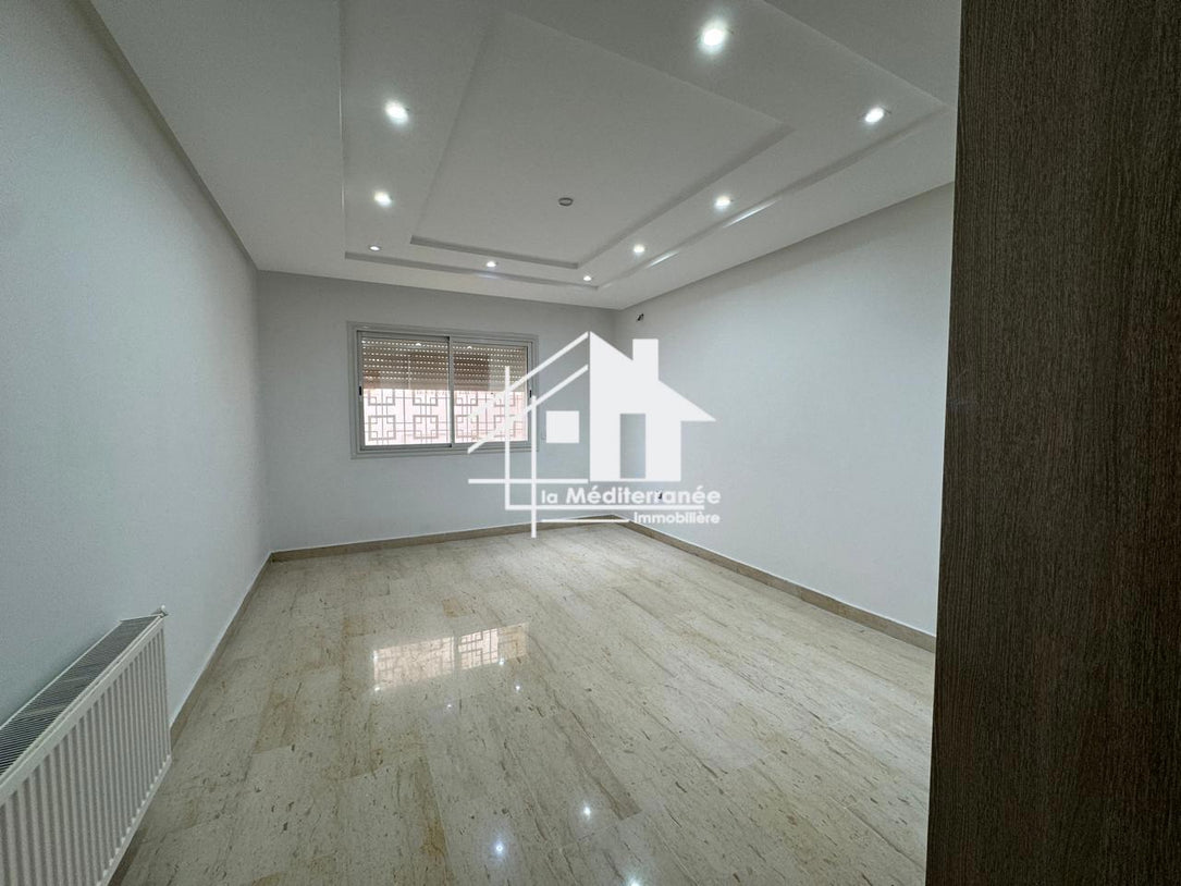 une magnifique villa S+4 plain-pied aux jardins de Carthage