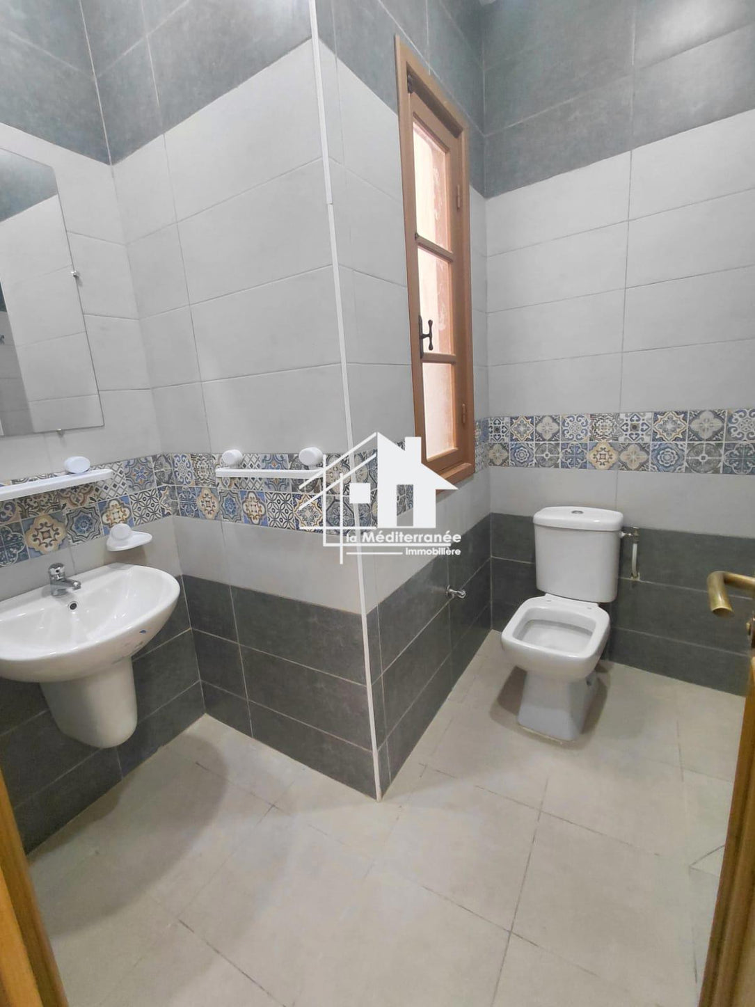 A louer bureaux neuf h2/h3/h4 au centre ville Tunis