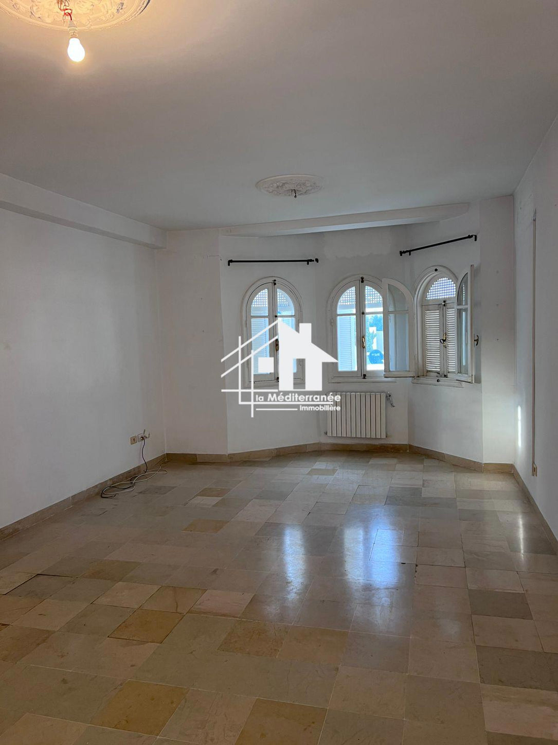 A louer appartement S+3 à Ennasr 2