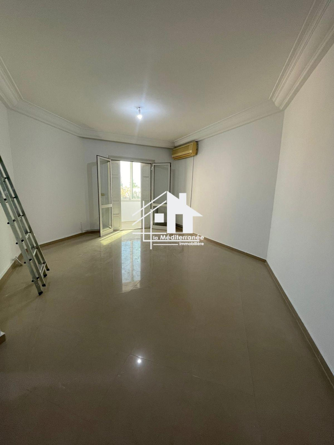 A louer un appartement s+3 à Manzeh 9B