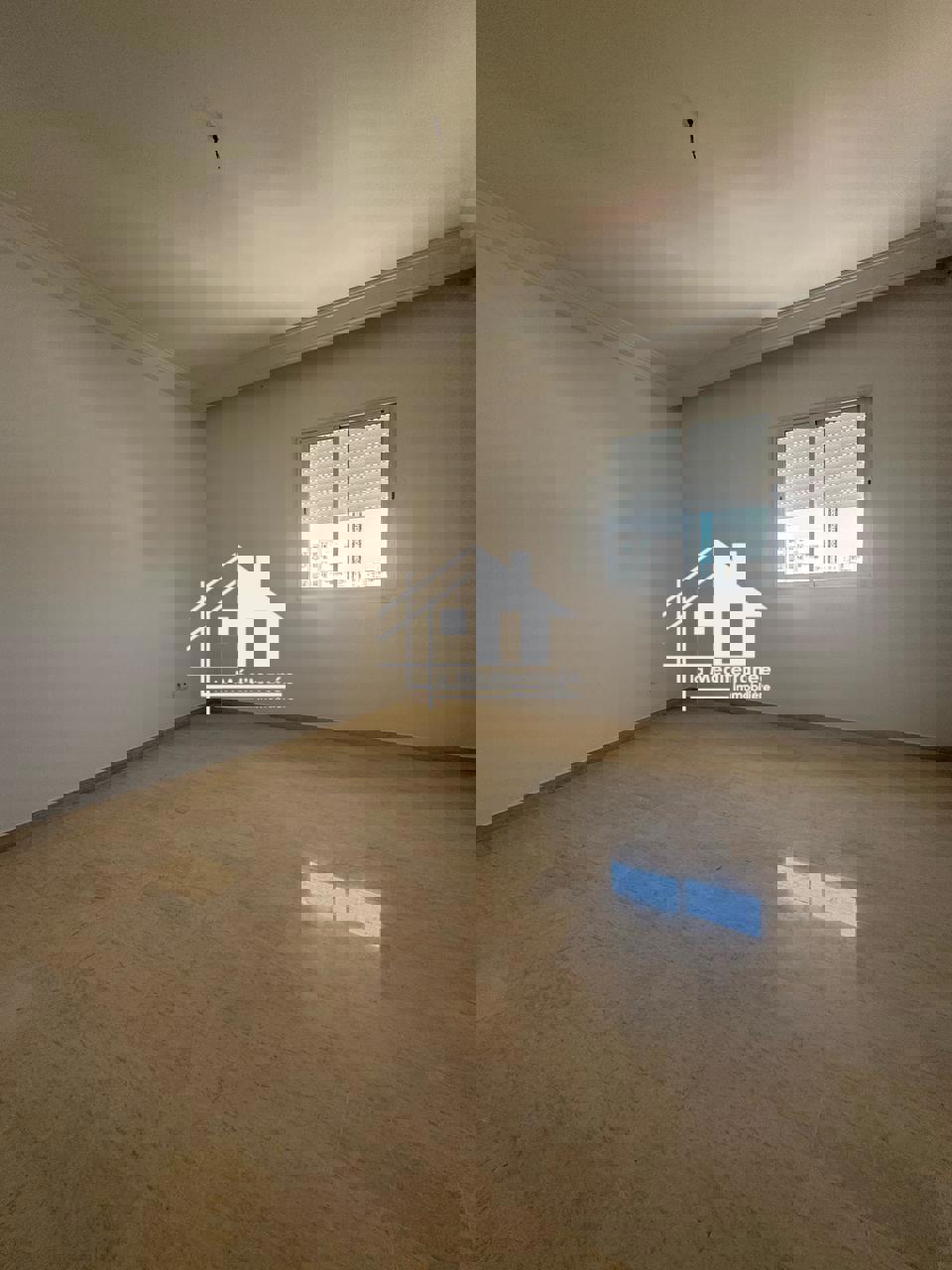 Un appartement S+3 à Jardins de Carthage