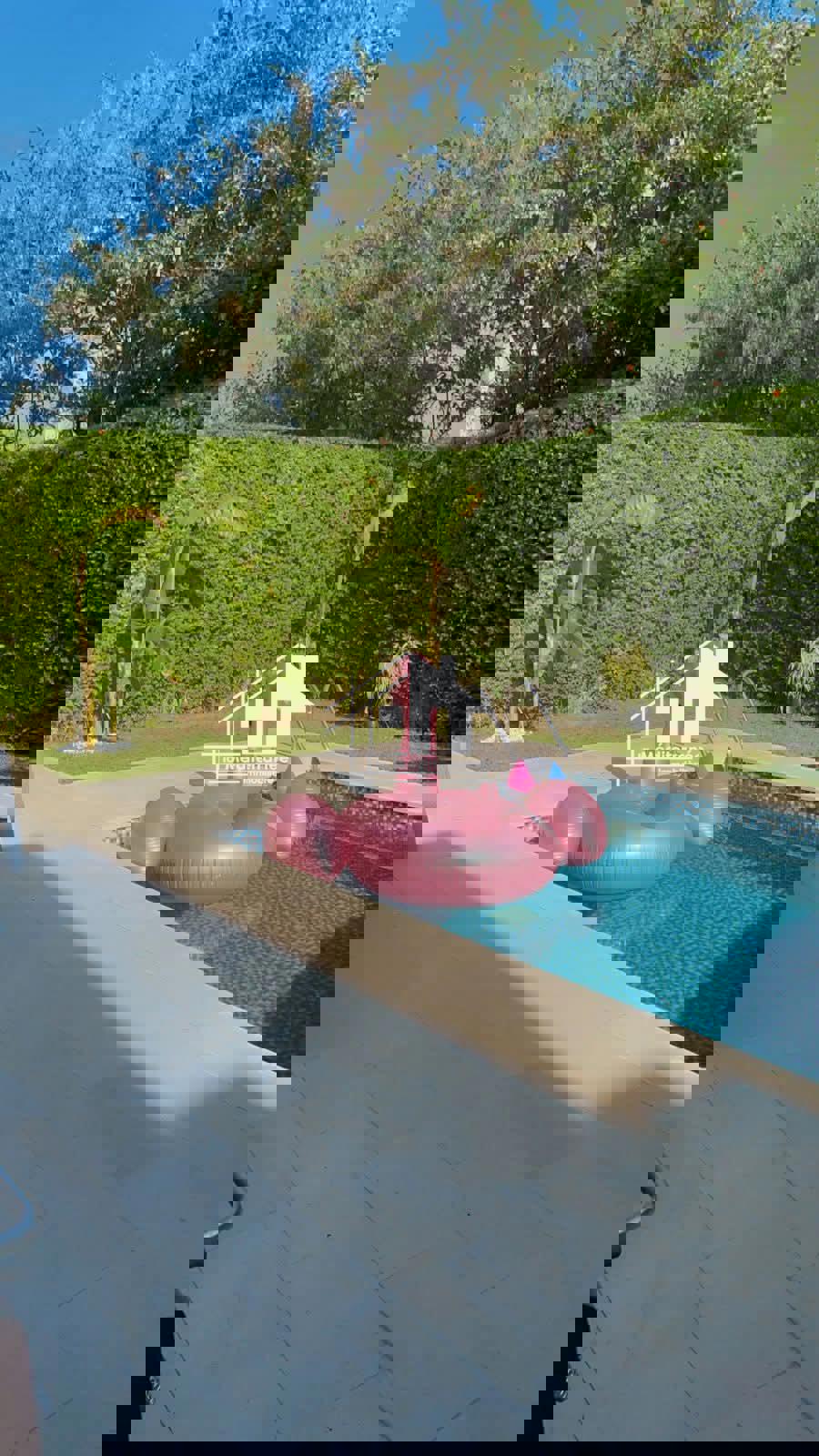A louer une villa avec piscine à la soukra