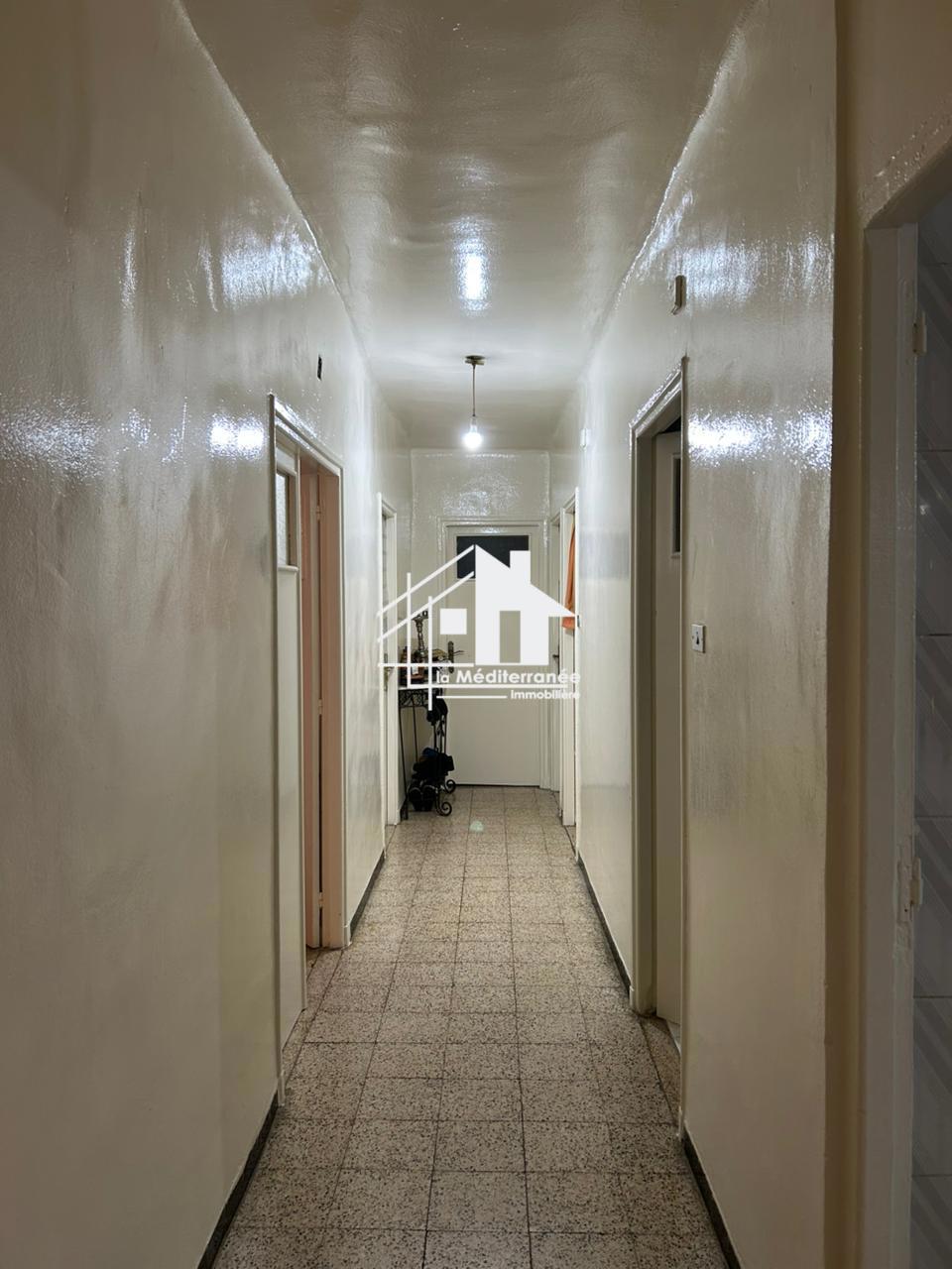 A vendre appartement S+4 à Lafayette