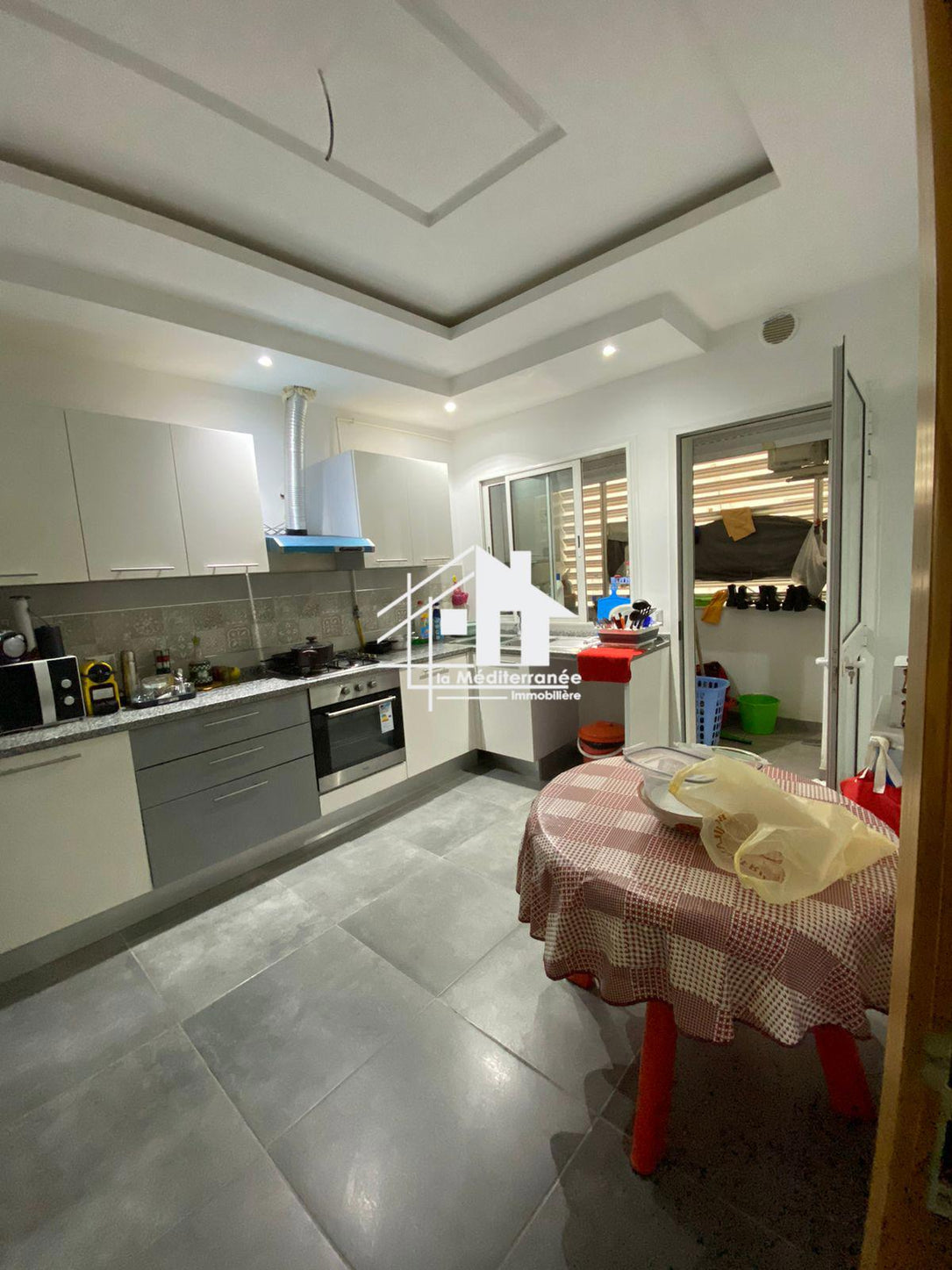 A vendre appartement S+2  à Beb Saadoun