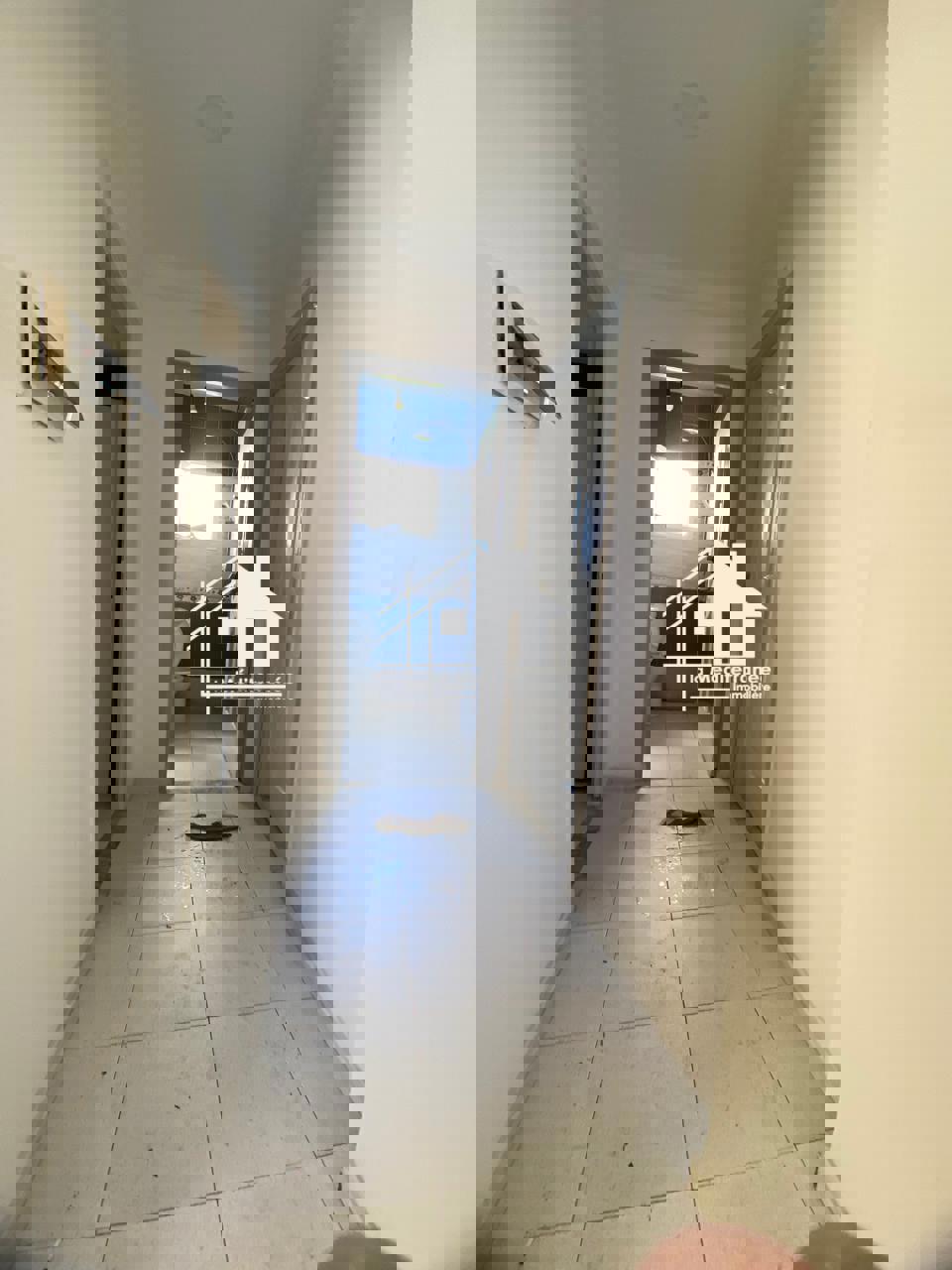 A louer étage de villa S+3 meublé à 20 mars