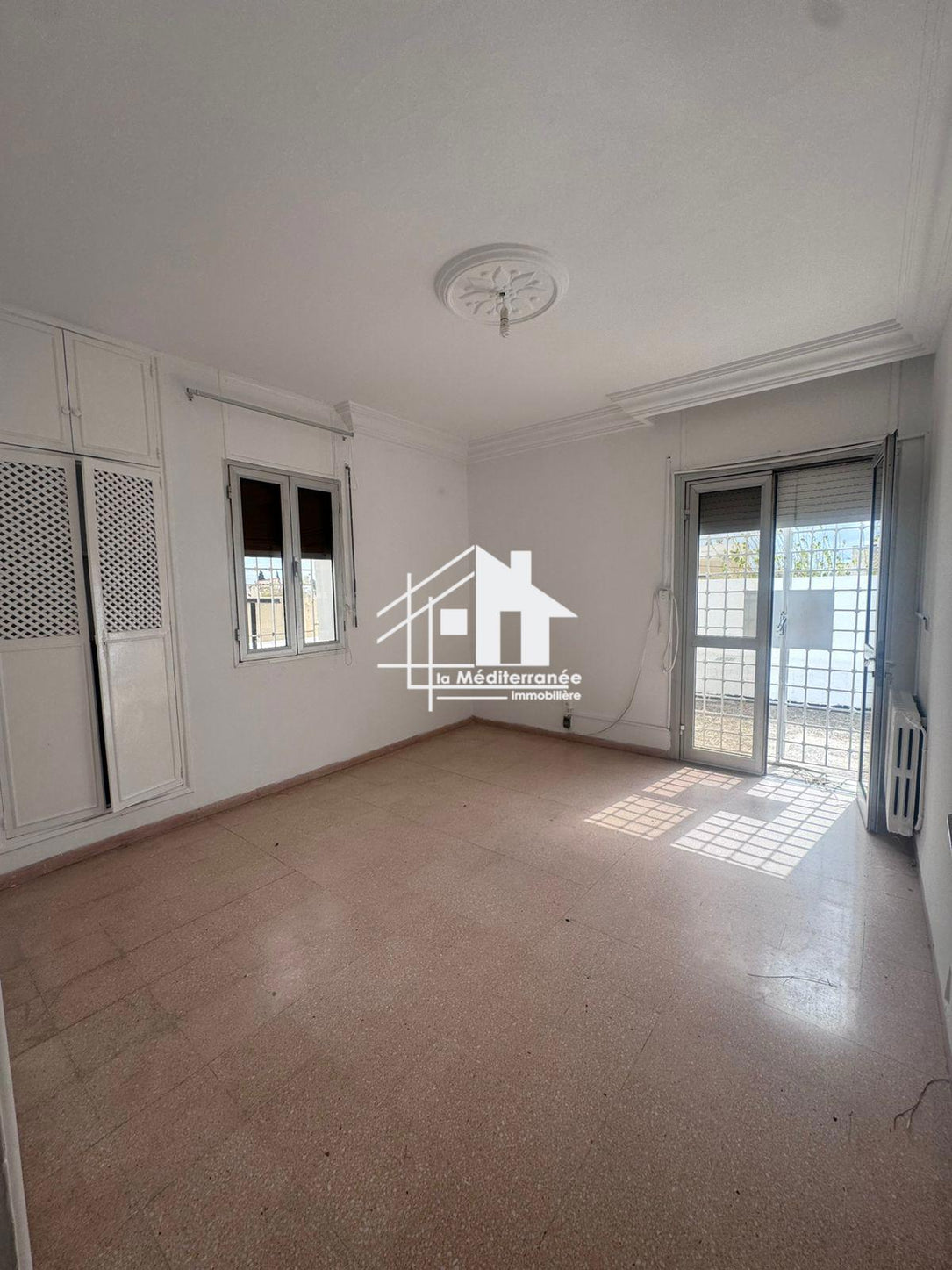 à louer un étage de villa s+3 au bardo