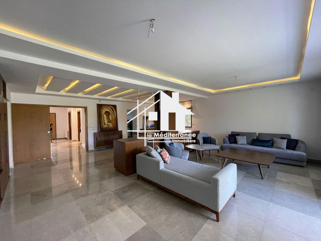 Une villa S+4 à Gammarth