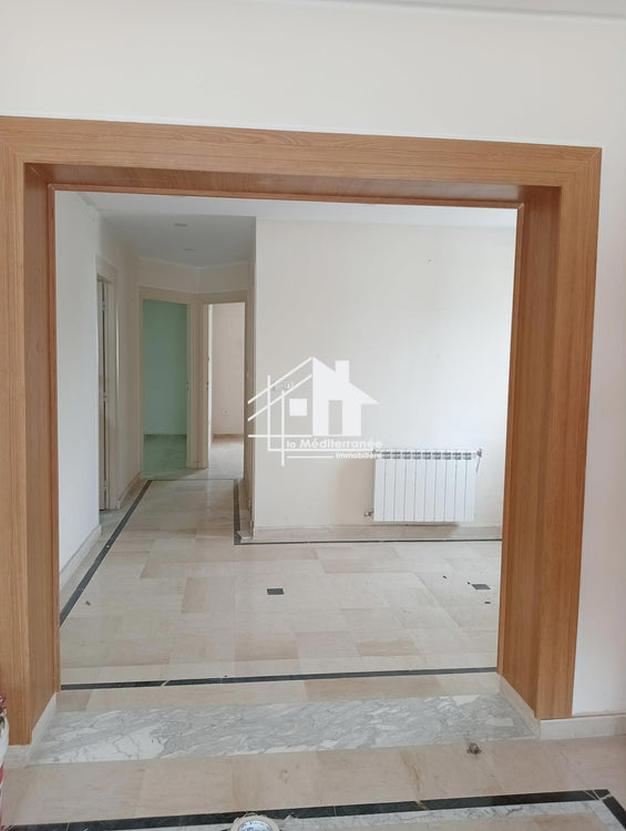 Alouer Bureau S+3 à Ezzahra