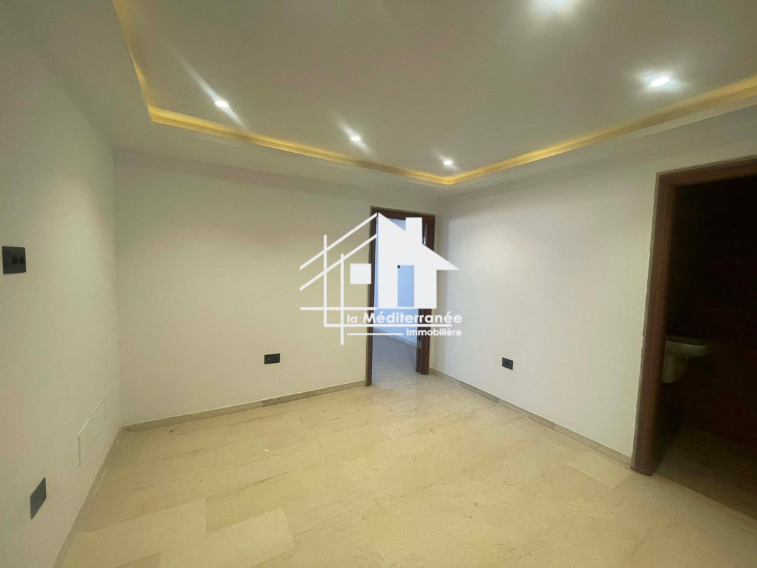 A vendre un bureau H+1 à Hammam lif