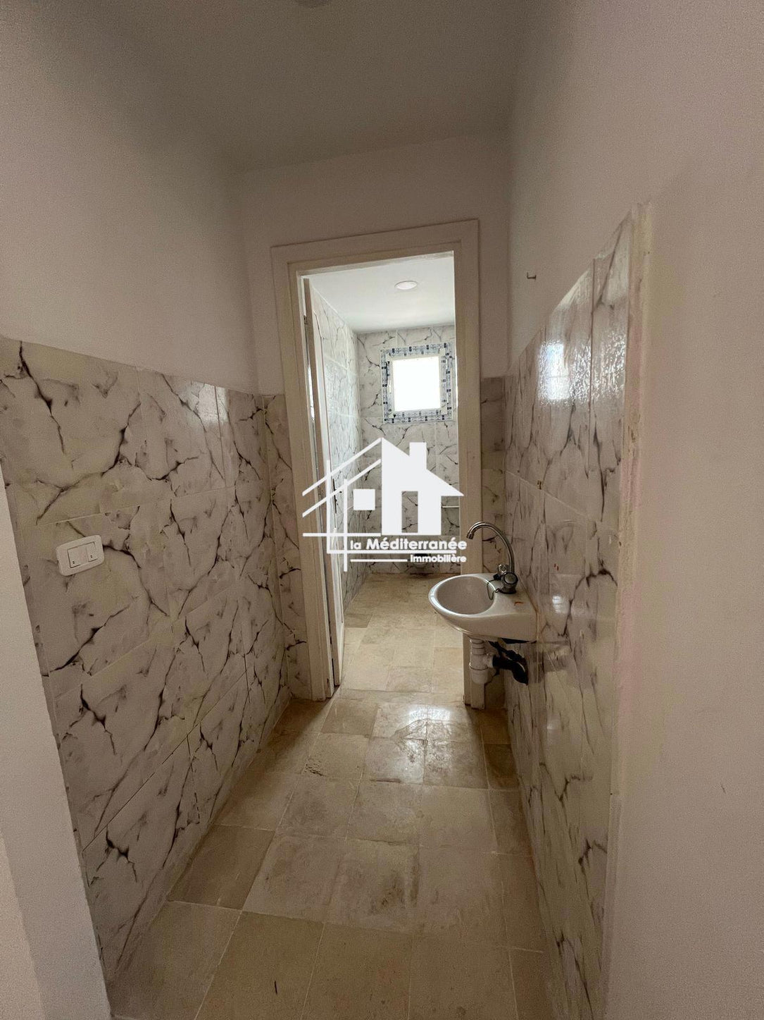 A louer un bureau H+1 au Bardo