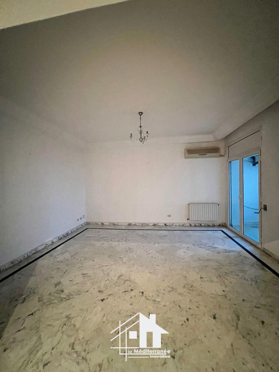 A louer appartement S+3 à la Soukra