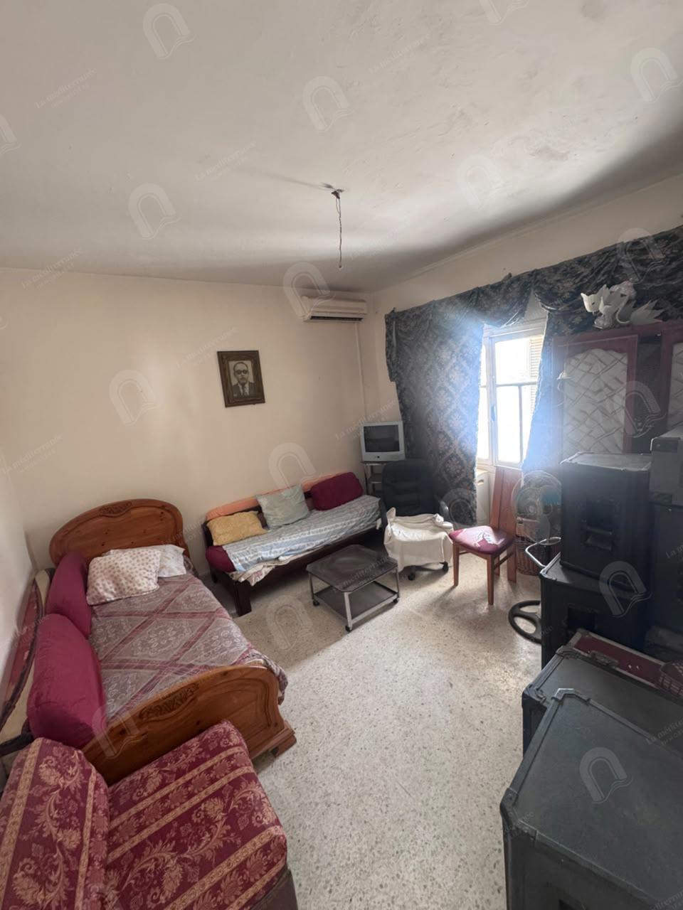 A vendre une villa d'angle sur deux niveau