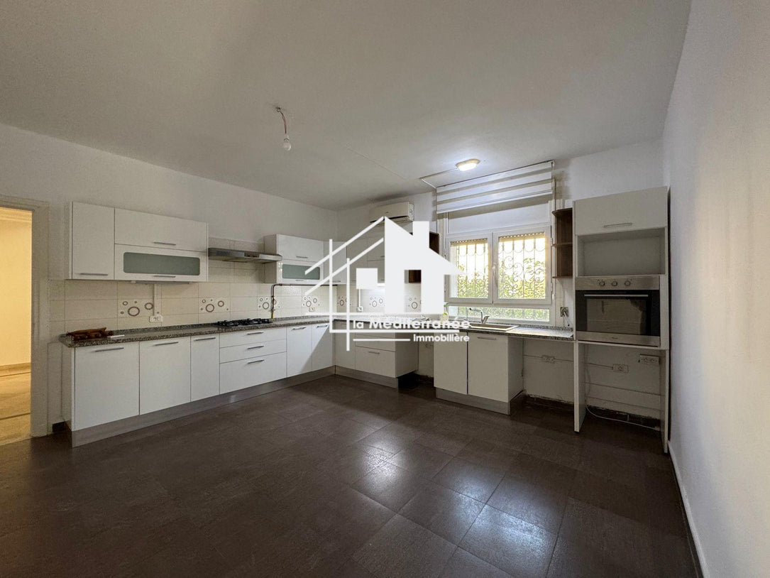 A louer une villa S+5 au lac 2