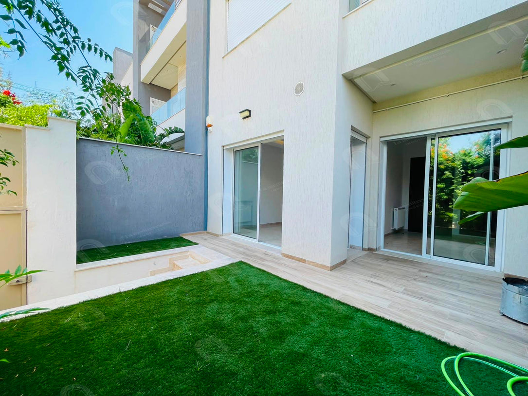 A louer S1 avec jardin à chotrana 1