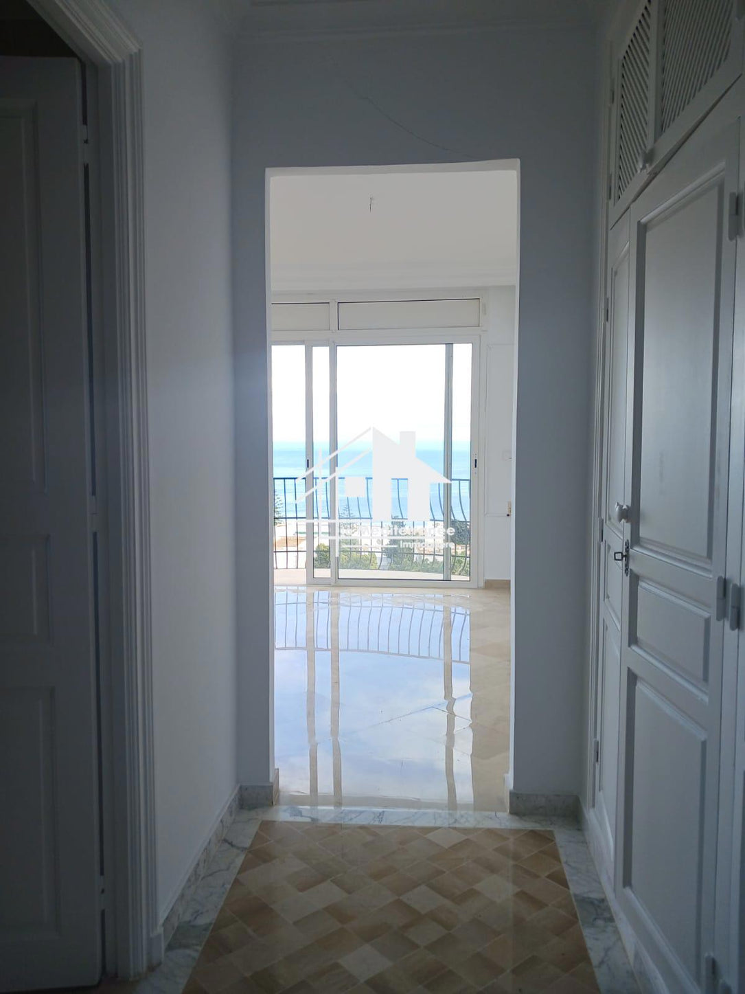 A louer Villa S+5 à la Marsa