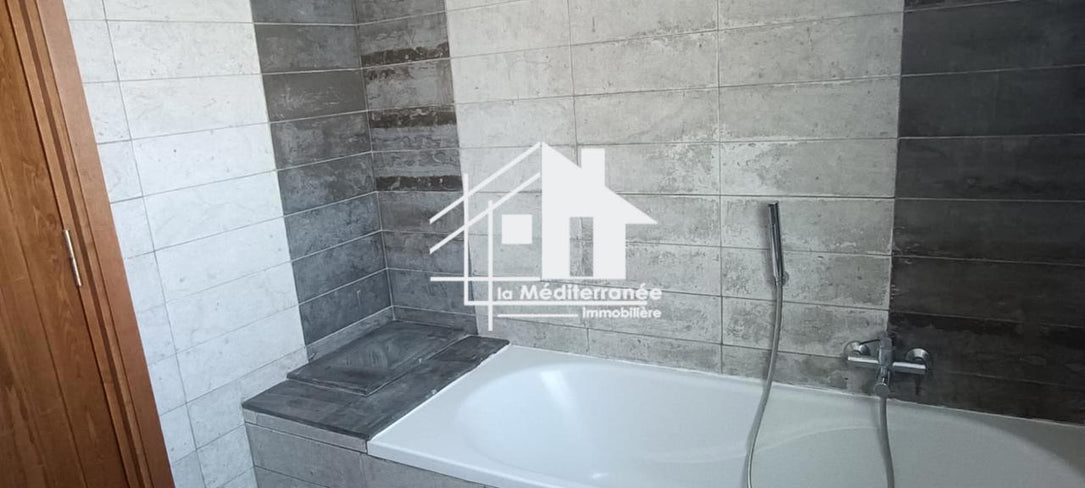 A louer appartement S+3 à Ain Zaghouan