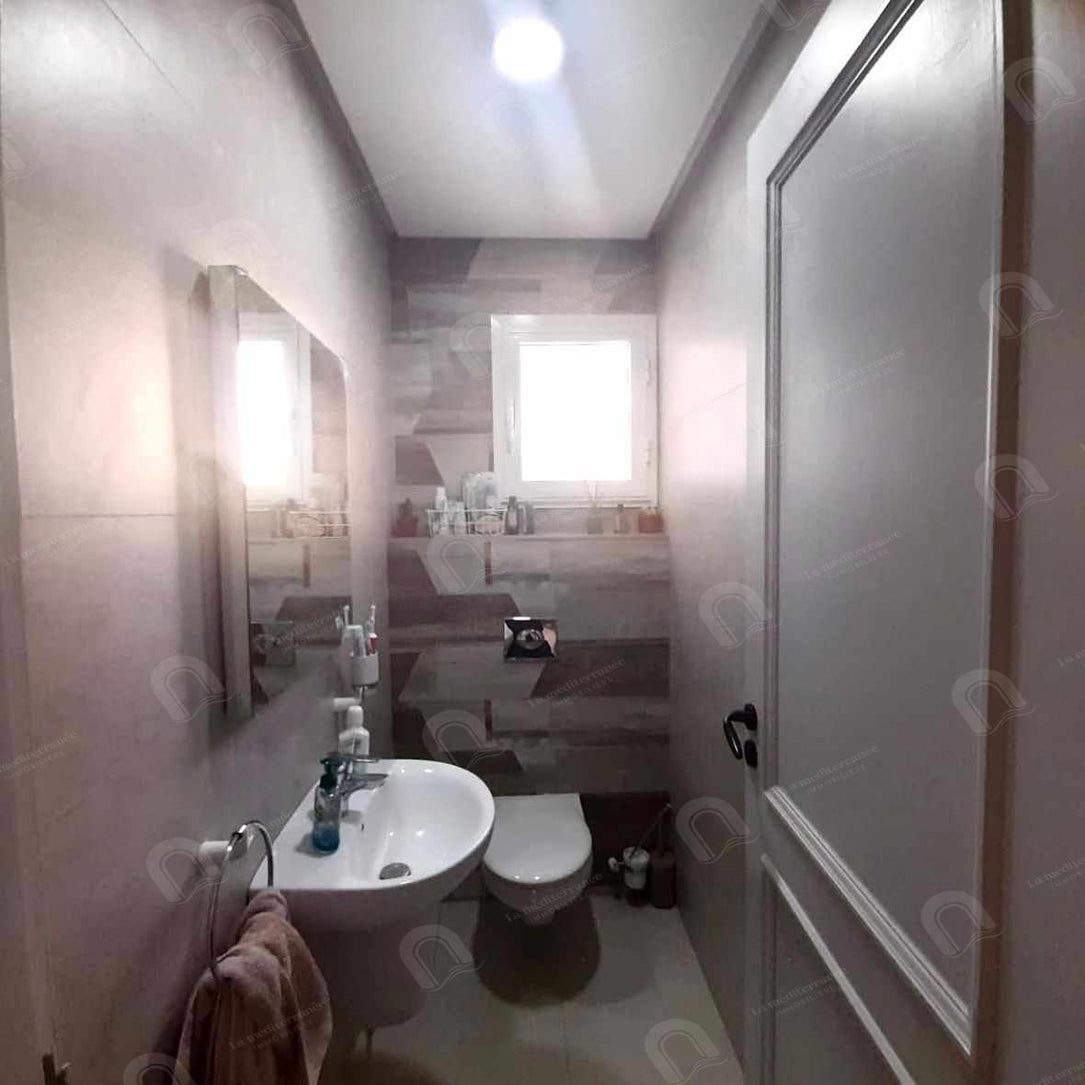 Un appartement S+2 meublé au berges du lac 2