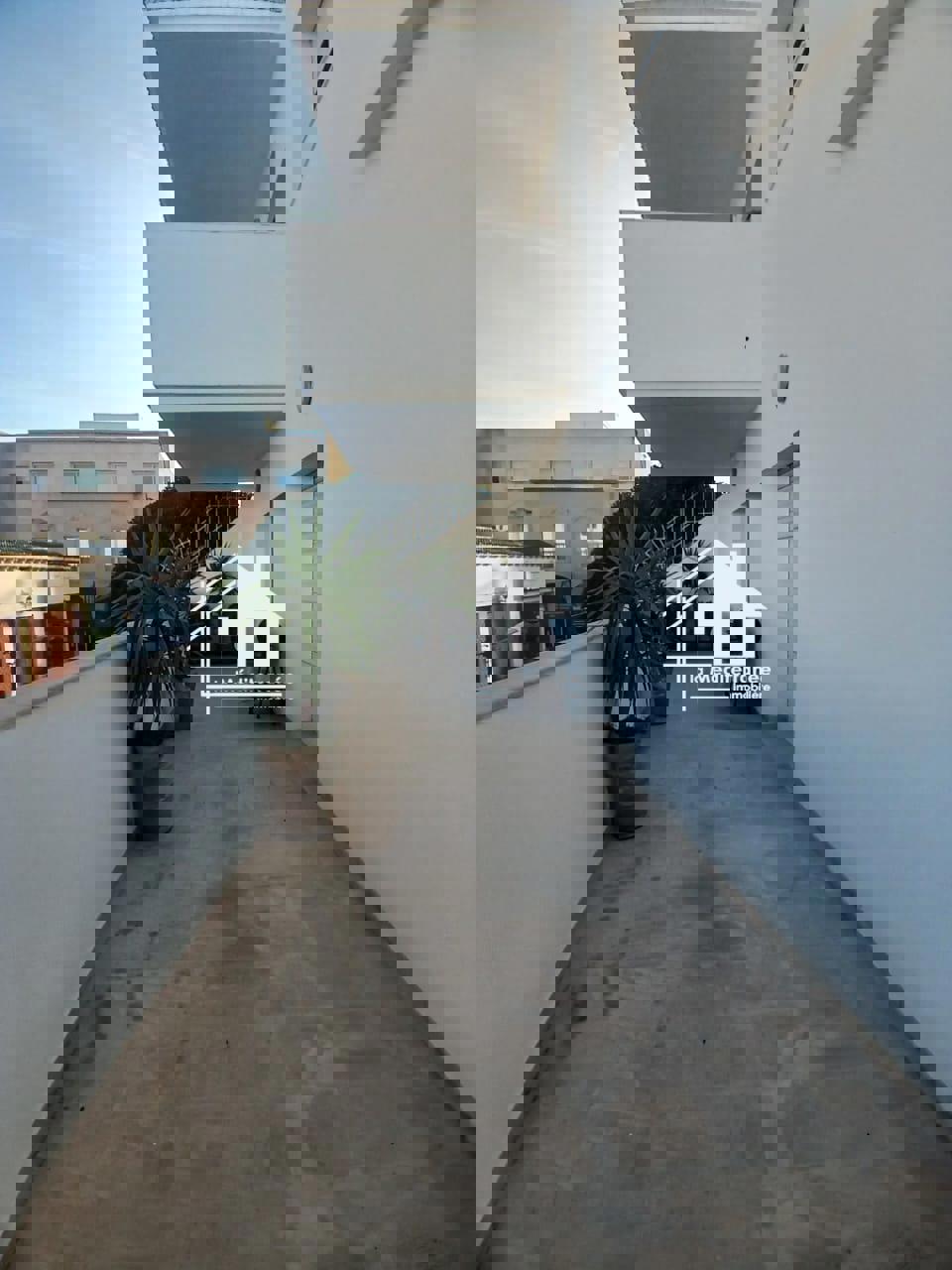 A louer s+3 meublé à Marsa plage