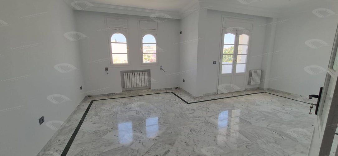 à louer un appartement s+2 à cité Ennasr