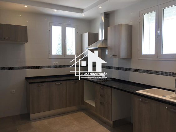 Etage de villa s2 à Ezzahra nakhil