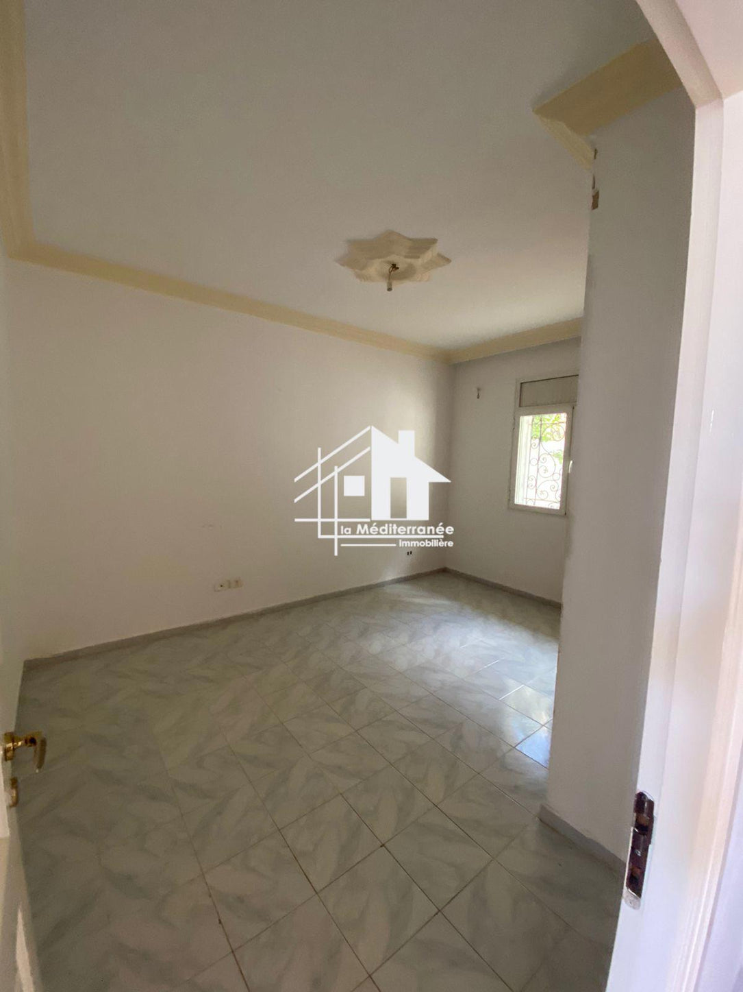 A louer étage de villa S+2 RDC à El Agba