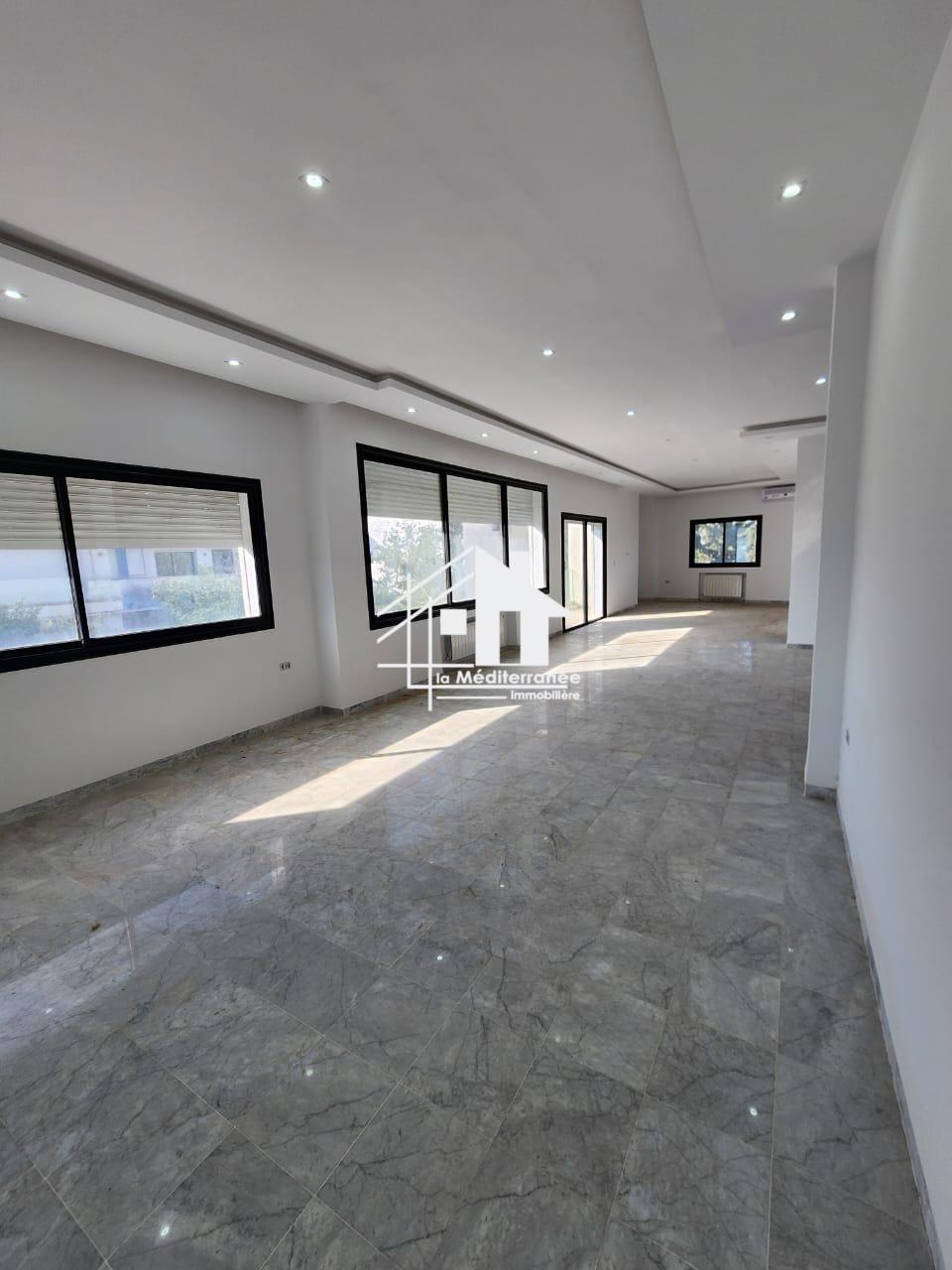 A louer étage de villa à la soukra