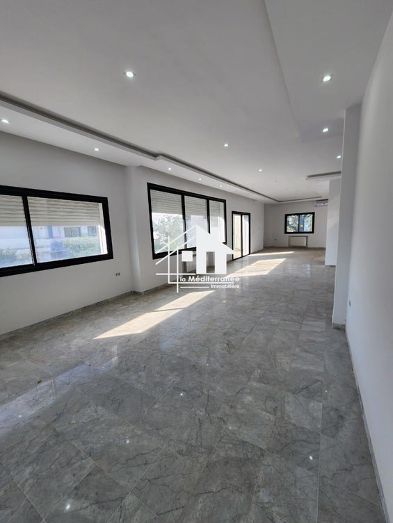 A louer étage de villa à la soukra
